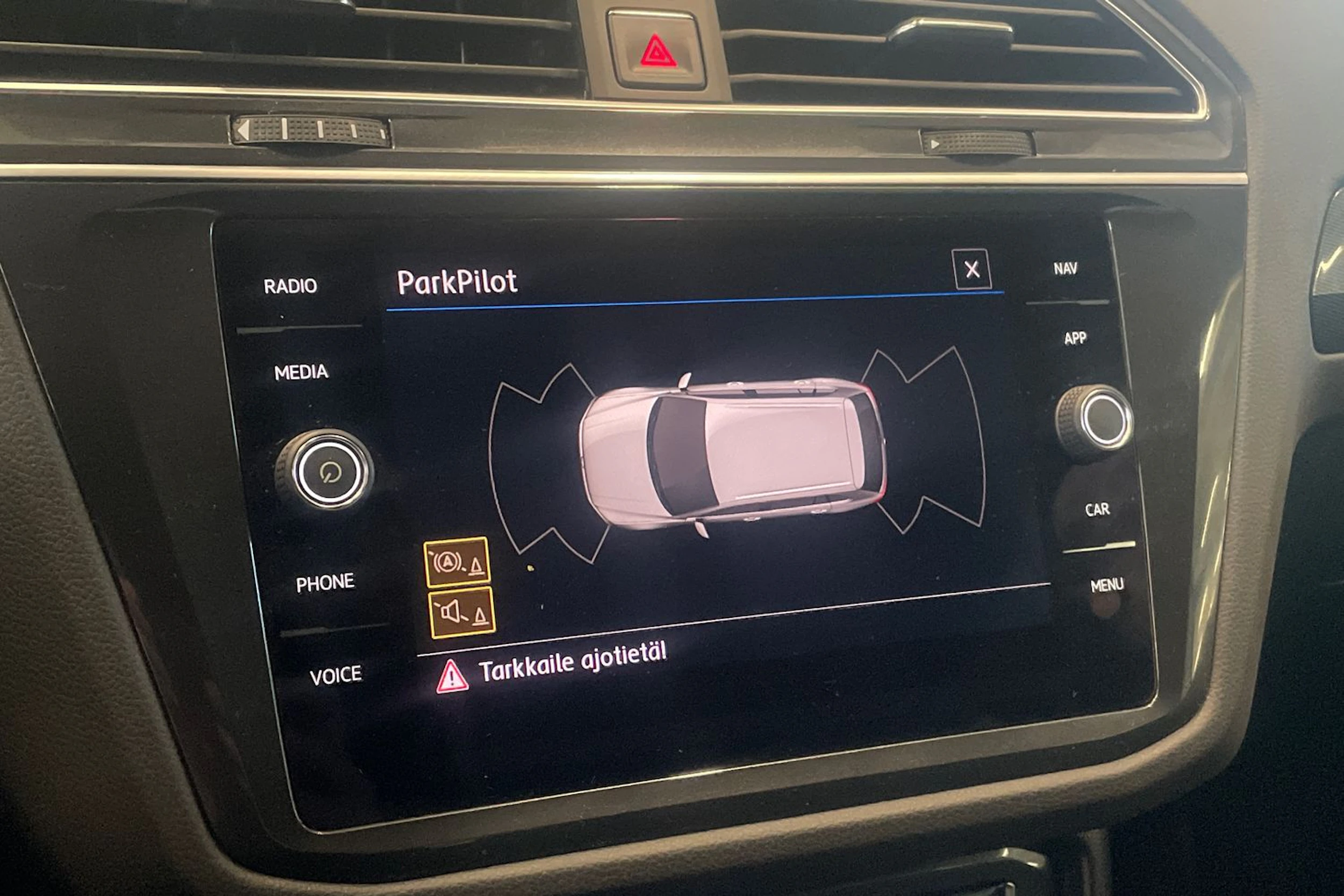 valkoinen Volkswagen Tiguan 2017 kuva 18.