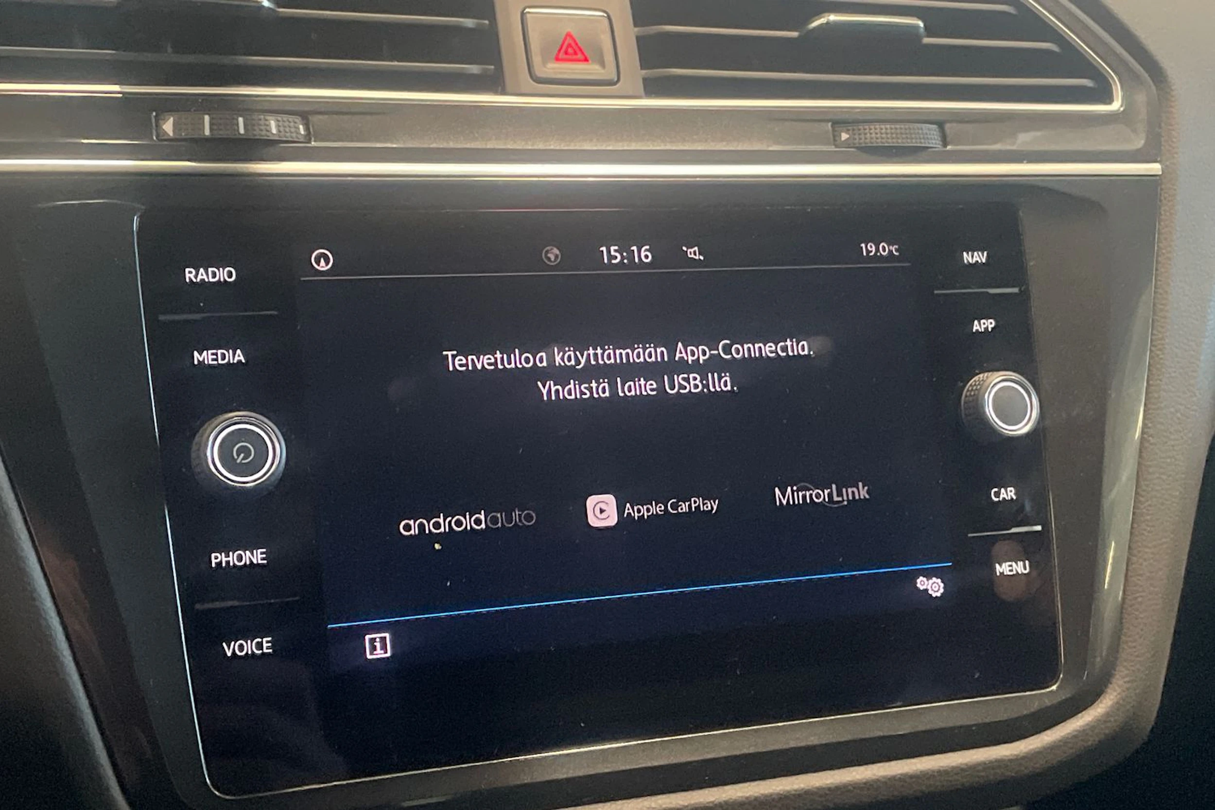 valkoinen Volkswagen Tiguan 2017 kuva 22.