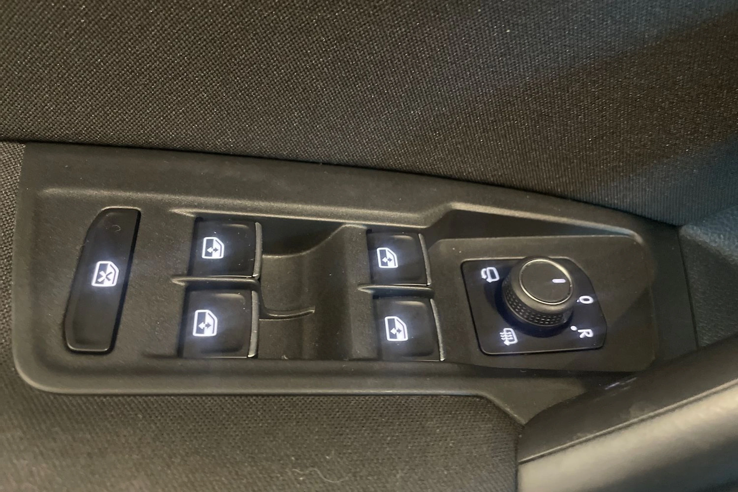 valkoinen Volkswagen Tiguan 2017 kuva 31.