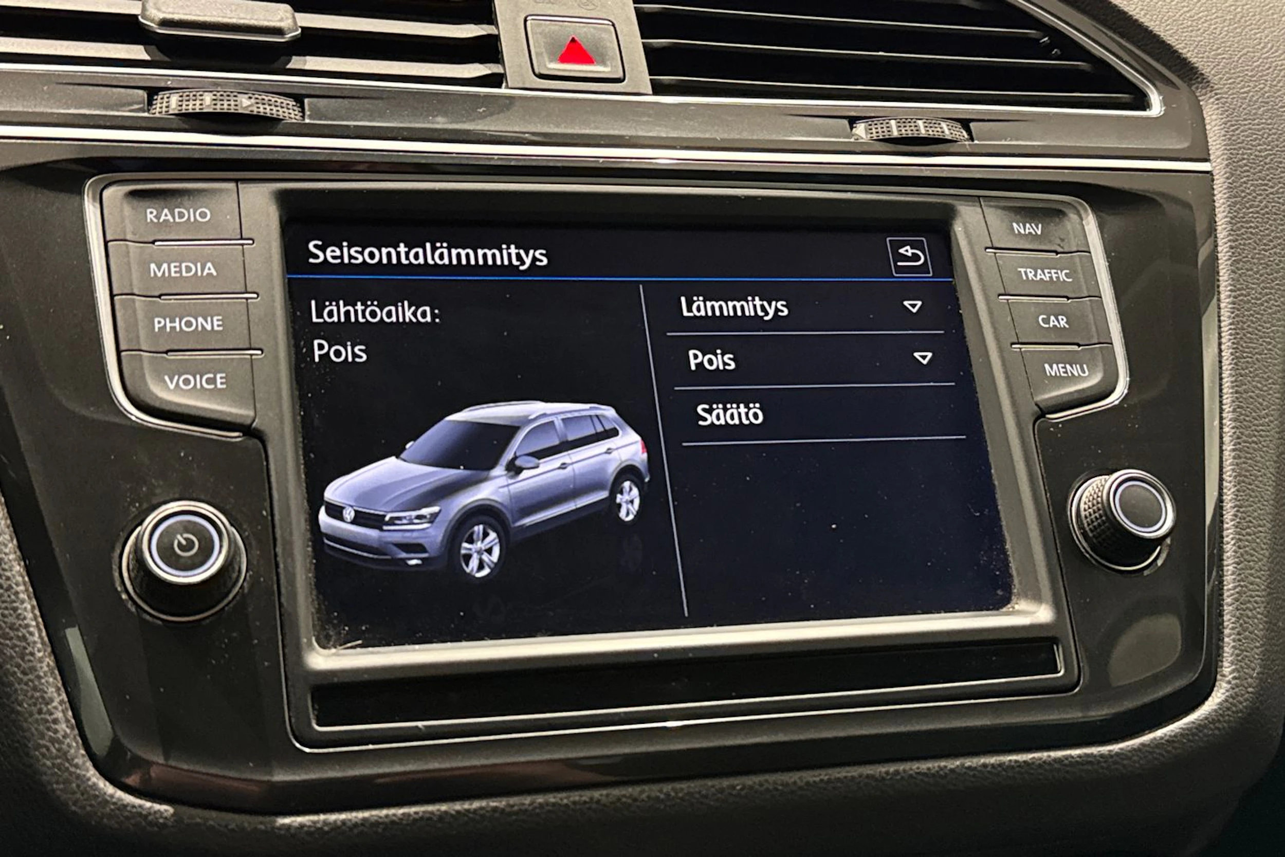 punainen Volkswagen Tiguan 2017 kuva 48.