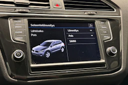 punainen Volkswagen Tiguan 2017 kuva 48.