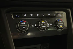 punainen Volkswagen Tiguan 2017 kuva 51.