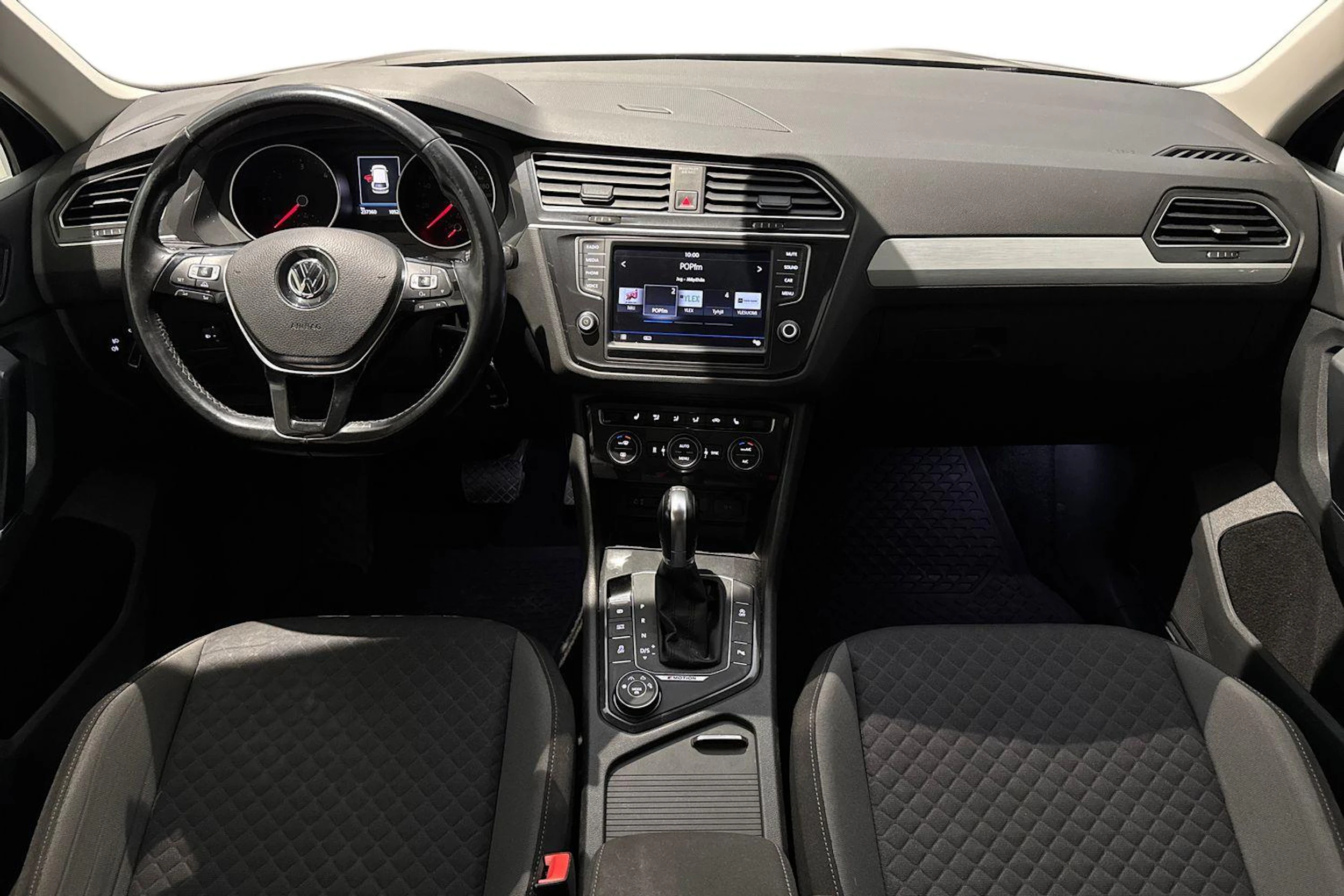 met. musta Volkswagen Tiguan 2017 kuva 9.