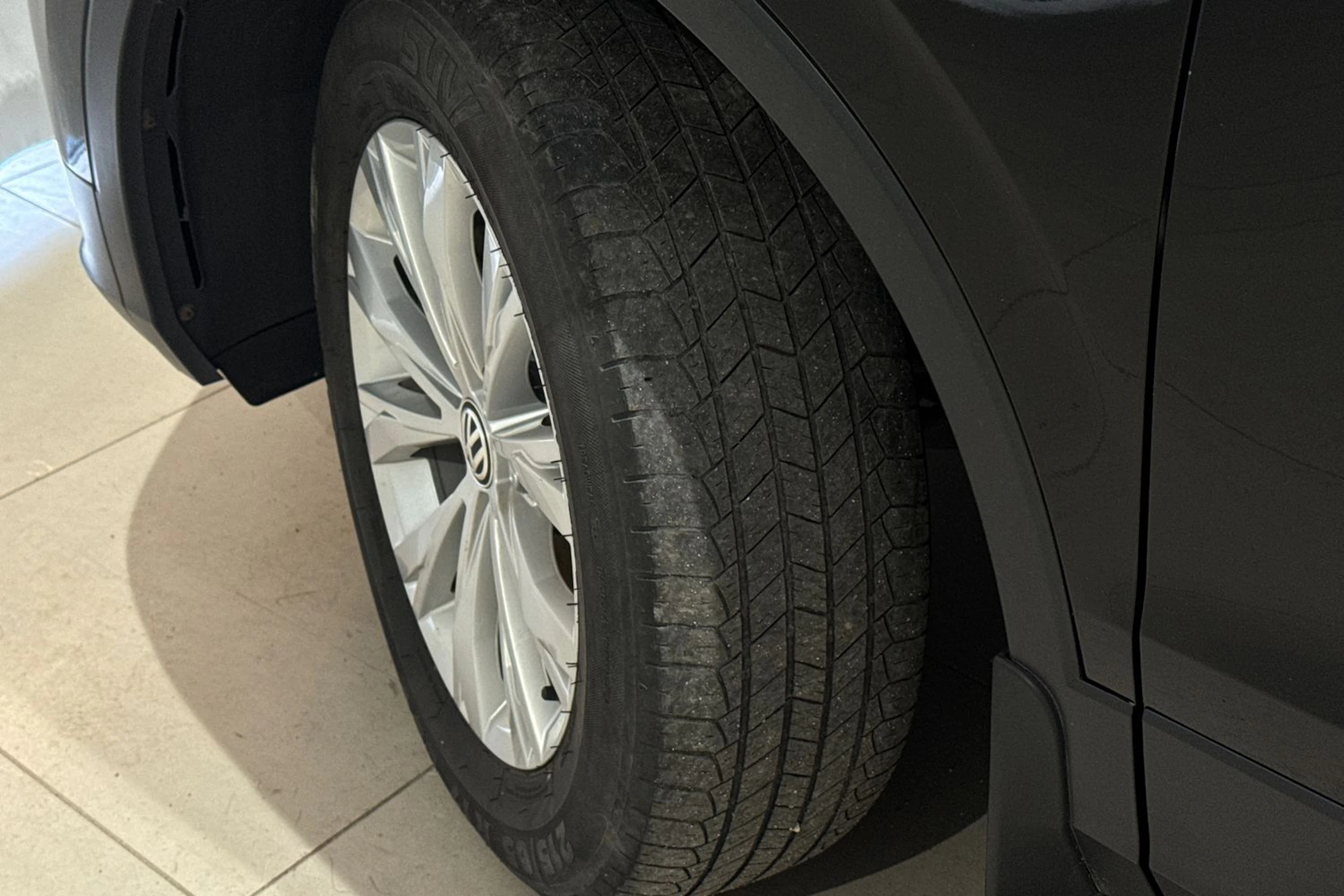 met. musta Volkswagen Tiguan 2017 kuva 13.