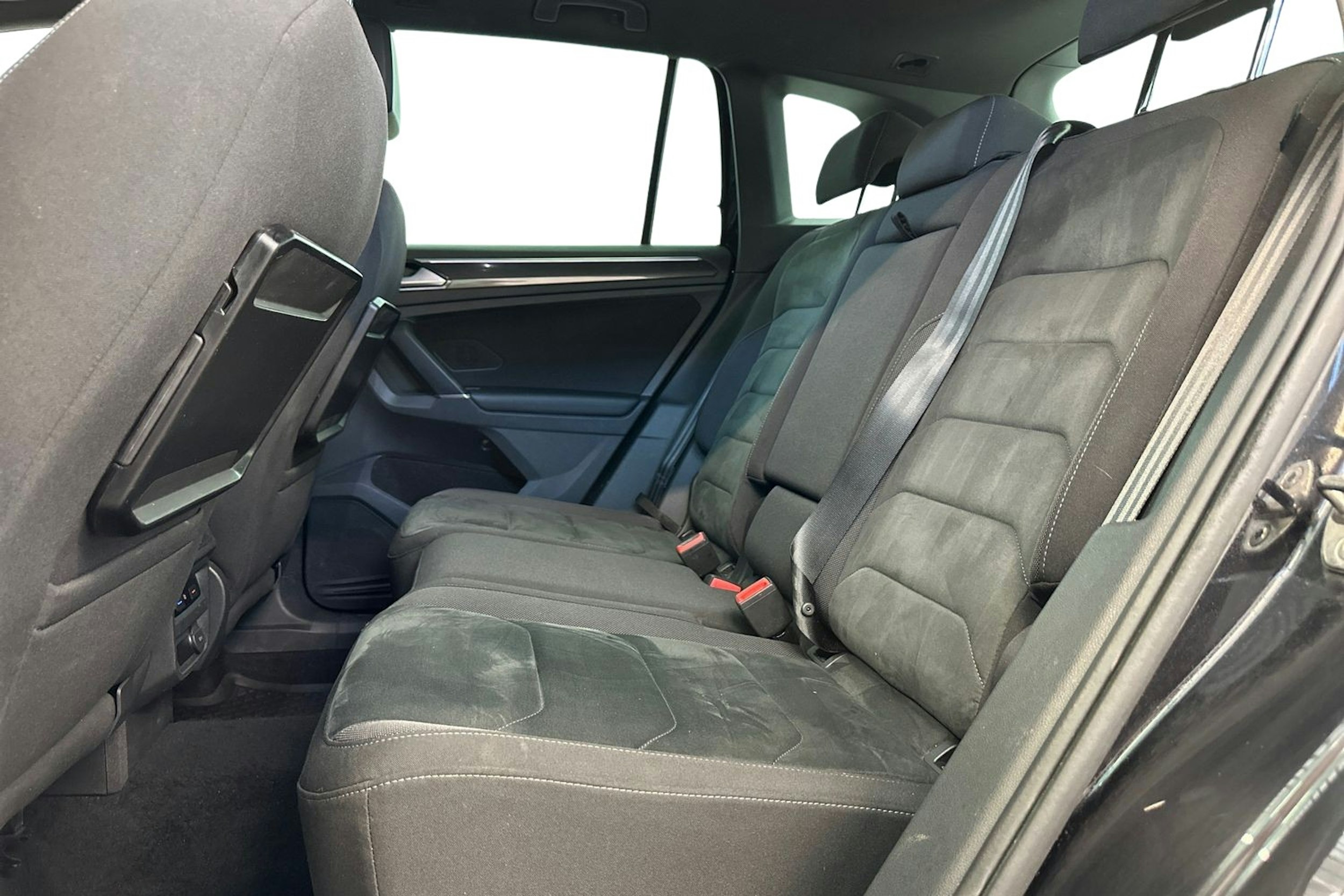 musta Volkswagen Tiguan 2017 kuva 10.