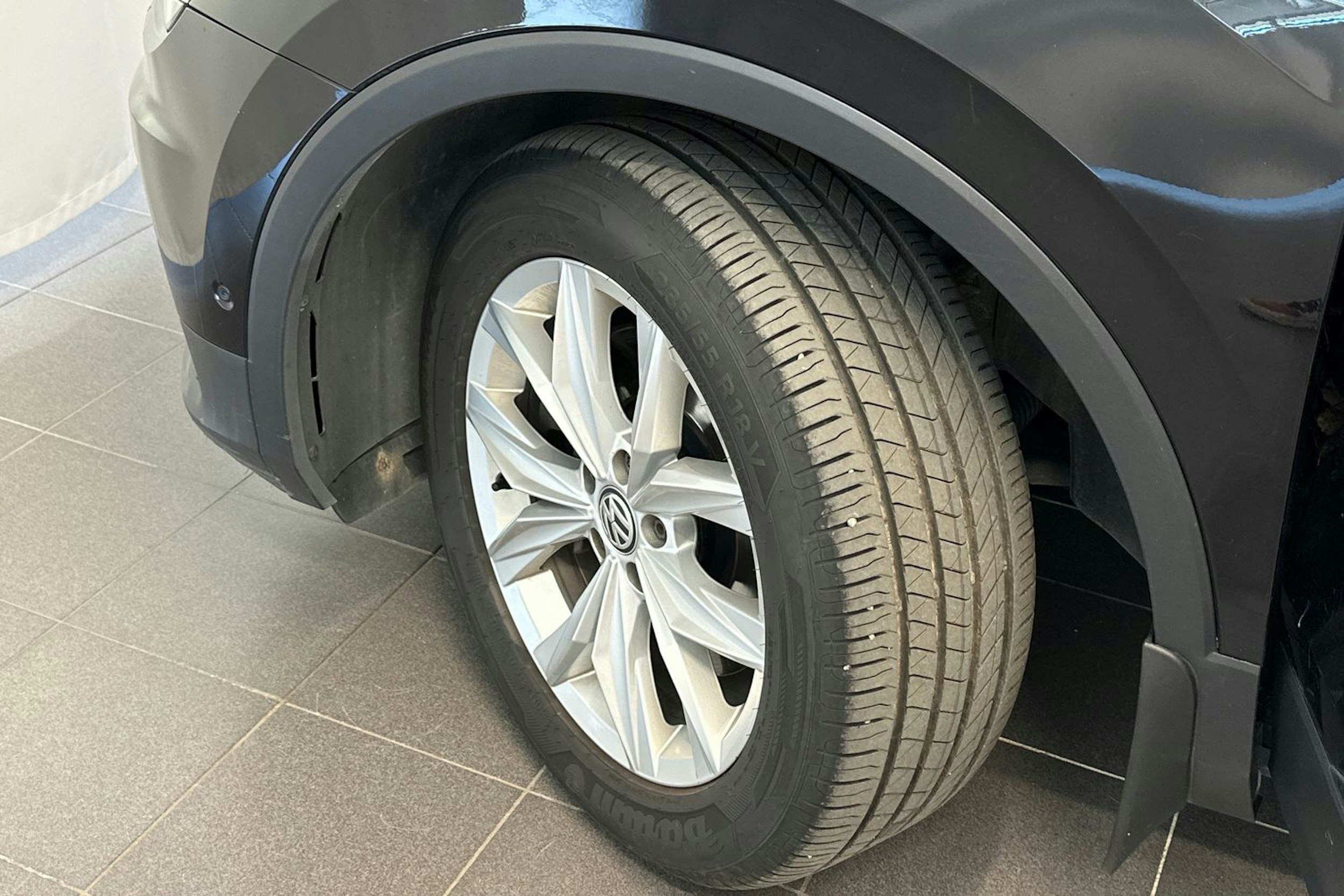 musta Volkswagen Tiguan 2017 kuva 13.