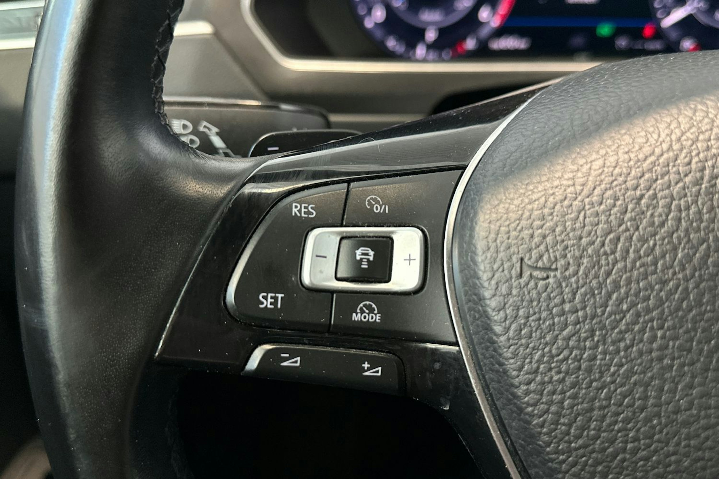 musta Volkswagen Tiguan 2017 kuva 18.