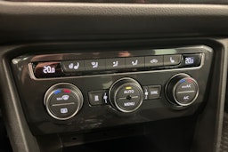 Valkoinen Volkswagen Tiguan 2017 kuva 16.