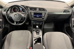 harmaa Volkswagen Tiguan 2017 kuva 7.
