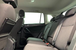 harmaa Volkswagen Tiguan 2017 kuva 8.