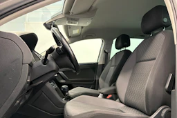 harmaa Volkswagen Tiguan 2017 kuva 14.