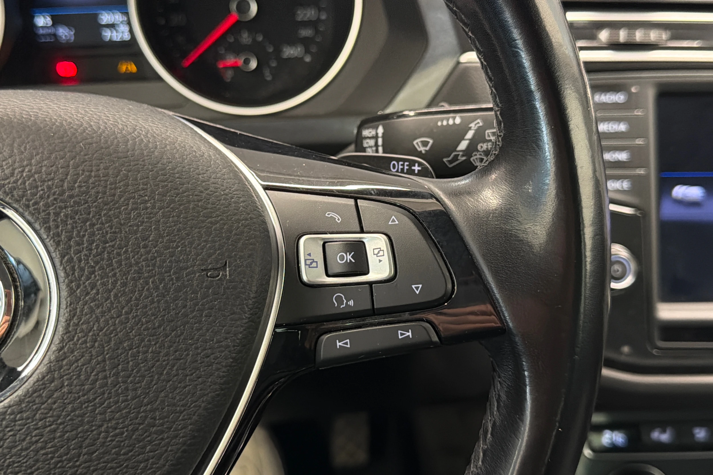 harmaa Volkswagen Tiguan 2017 kuva 17.