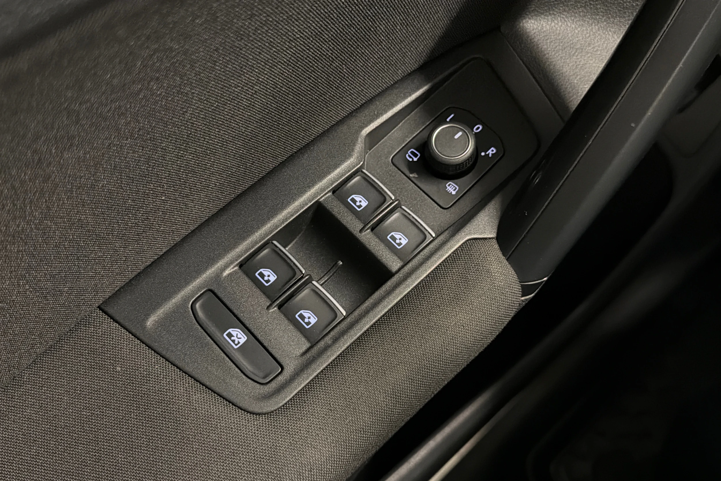 harmaa Volkswagen Tiguan 2017 kuva 20.