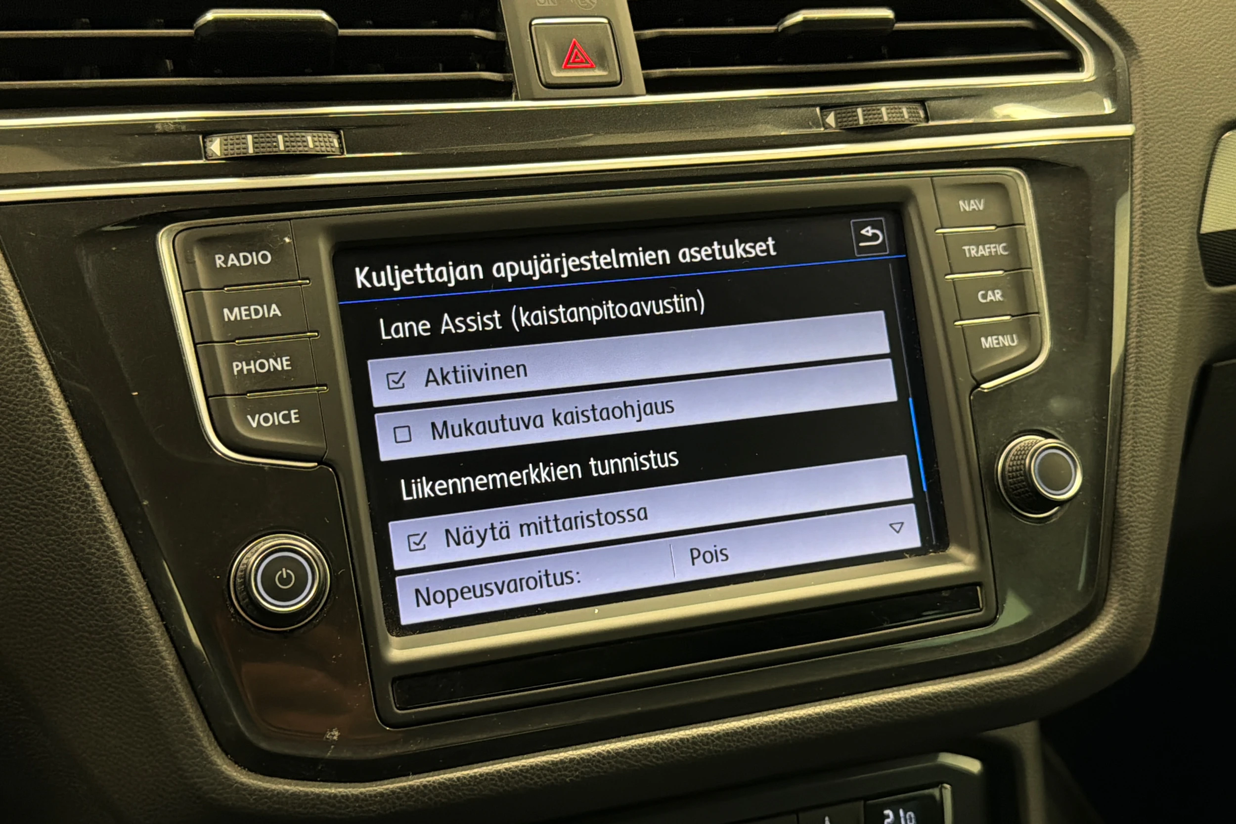 harmaa Volkswagen Tiguan 2017 kuva 26.
