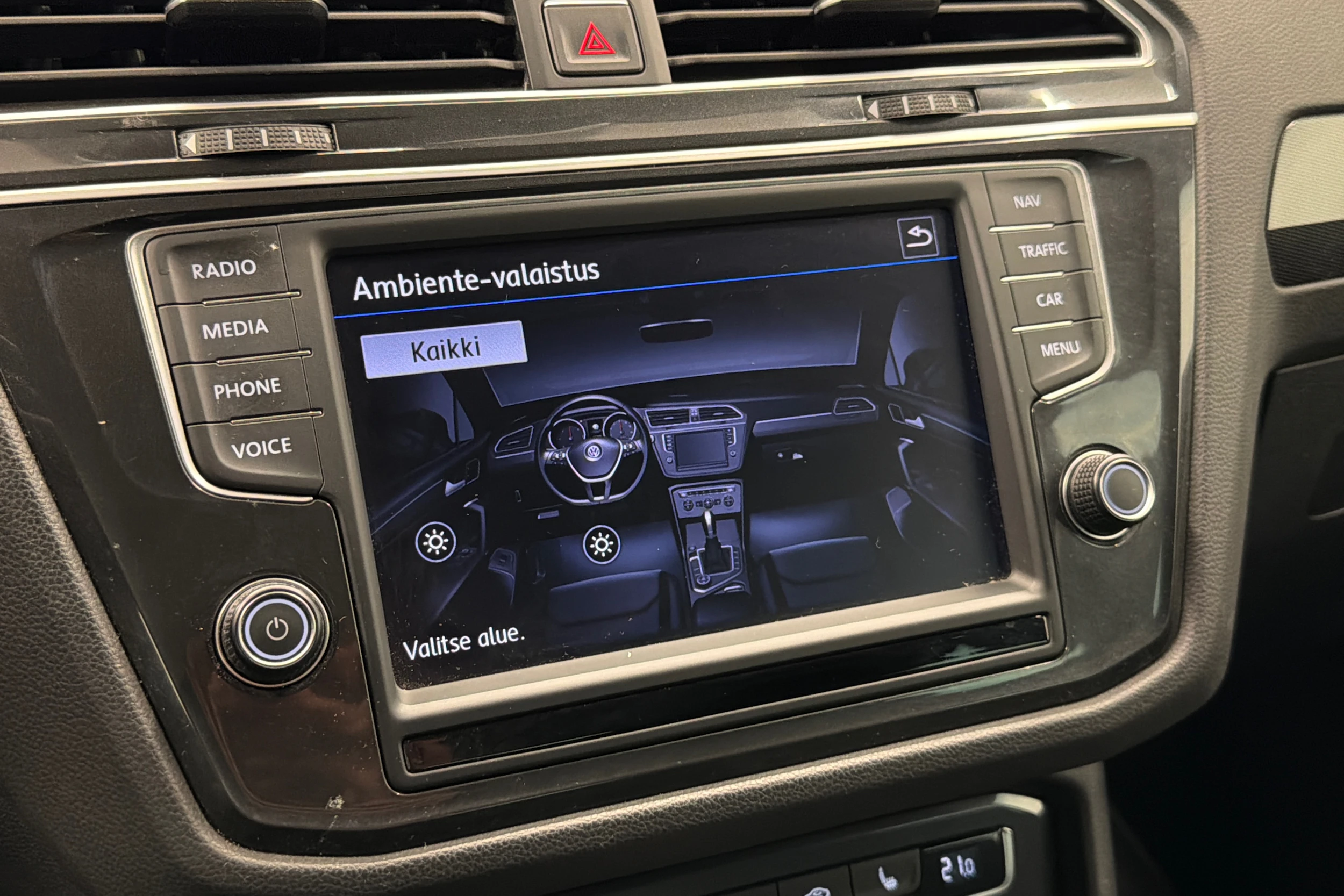 harmaa Volkswagen Tiguan 2017 kuva 27.
