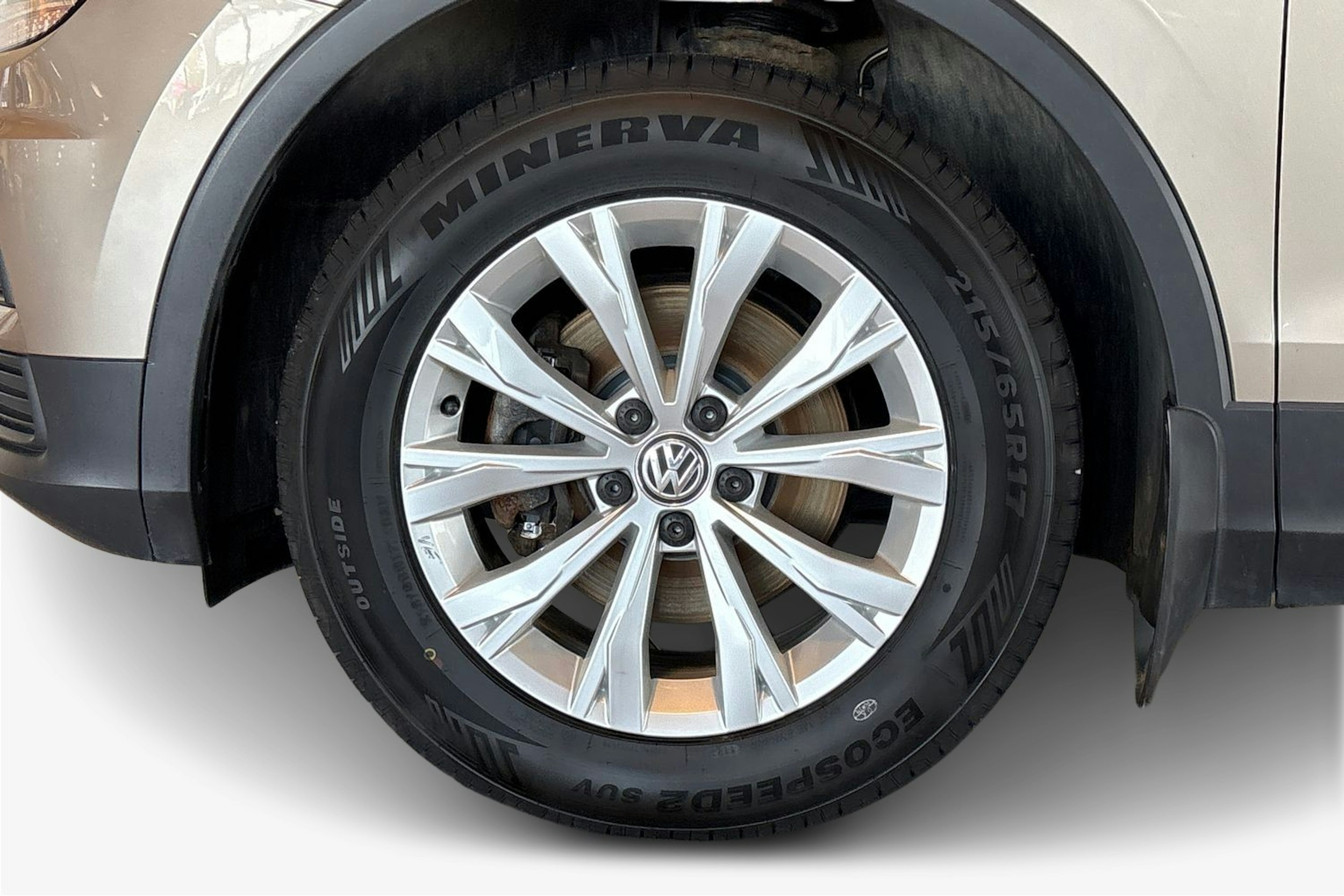 Ruskea (beige) Volkswagen Tiguan 2017 kuva 11.