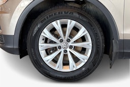 Ruskea (beige) Volkswagen Tiguan 2017 kuva 11.