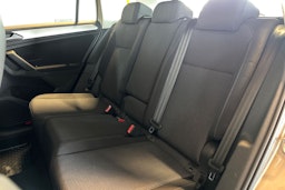 Ruskea (beige) Volkswagen Tiguan 2017 kuva 16.