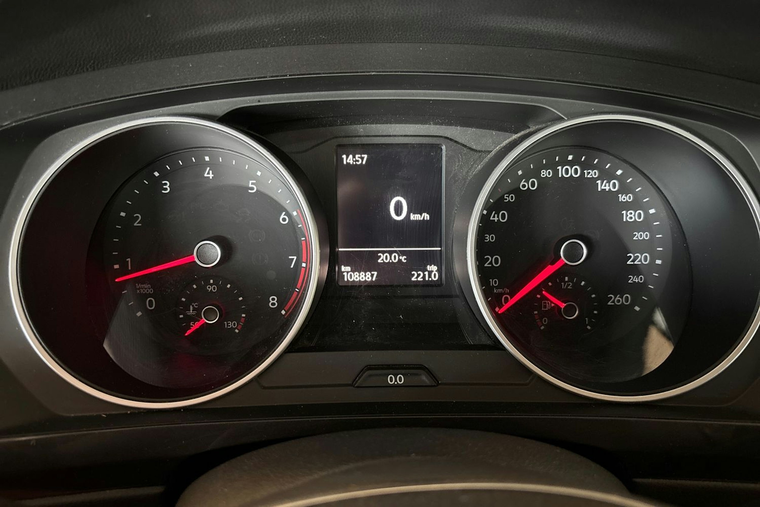 Ruskea (beige) Volkswagen Tiguan 2017 kuva 17.