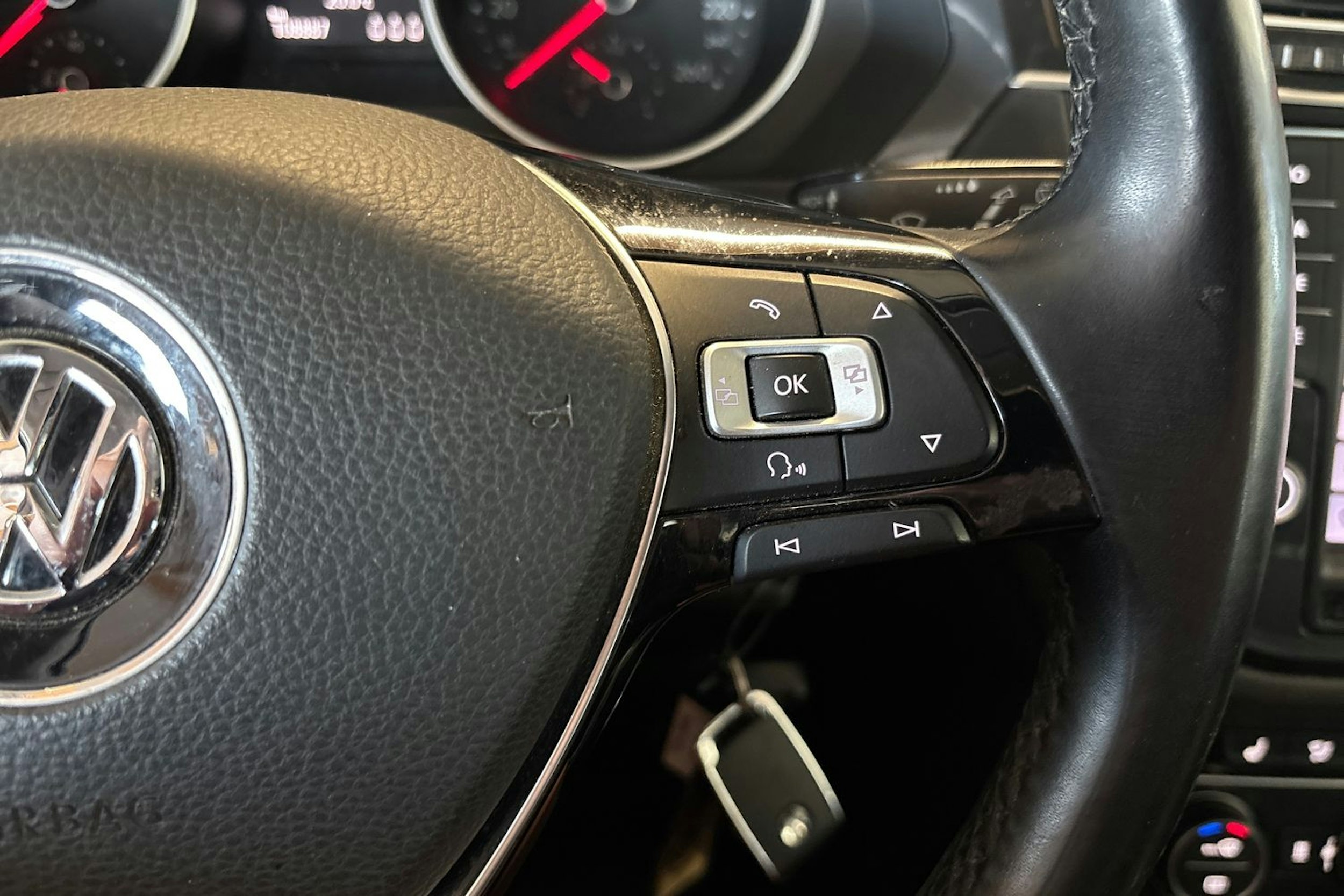 Ruskea (beige) Volkswagen Tiguan 2017 kuva 19.
