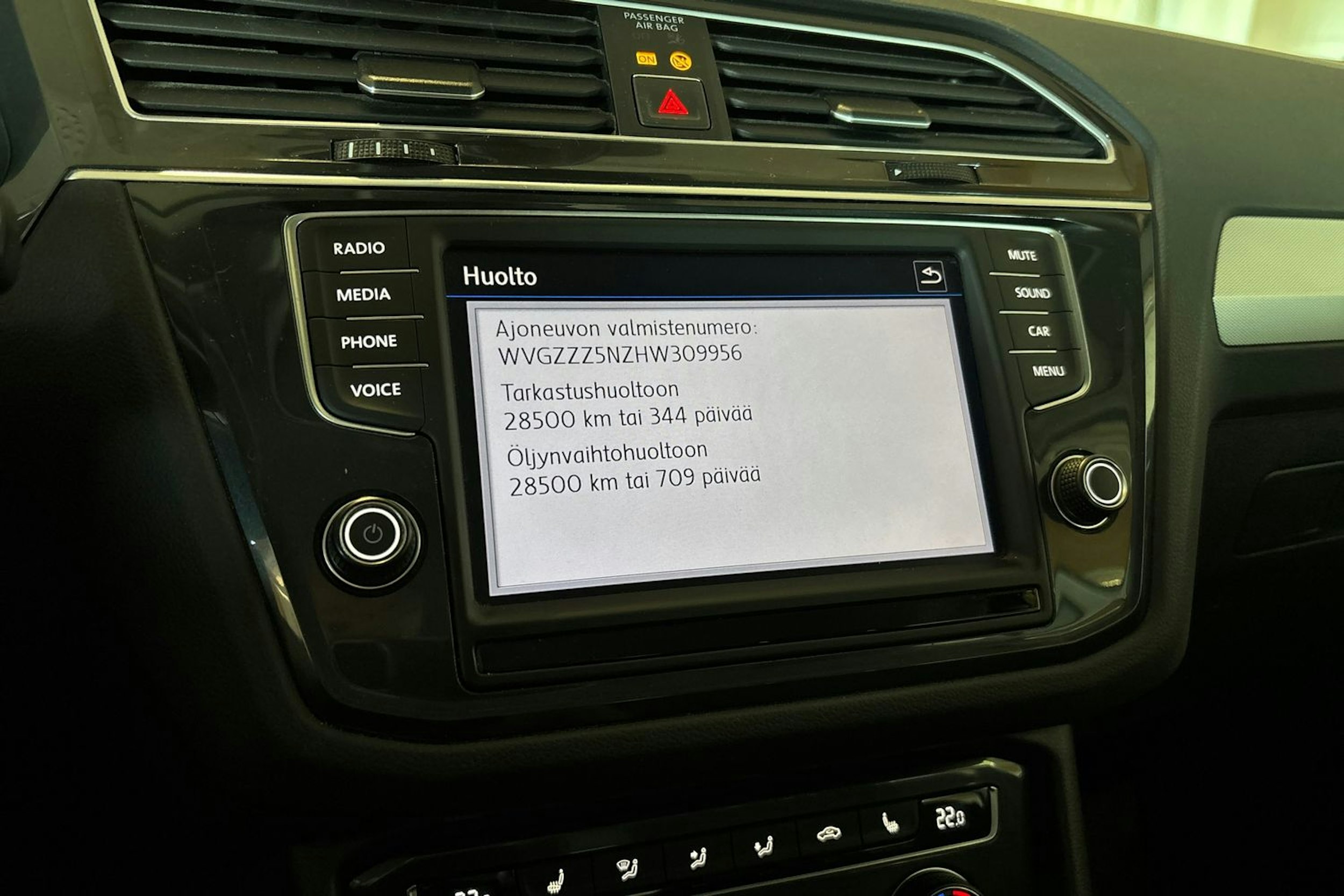 Ruskea (beige) Volkswagen Tiguan 2017 kuva 20.