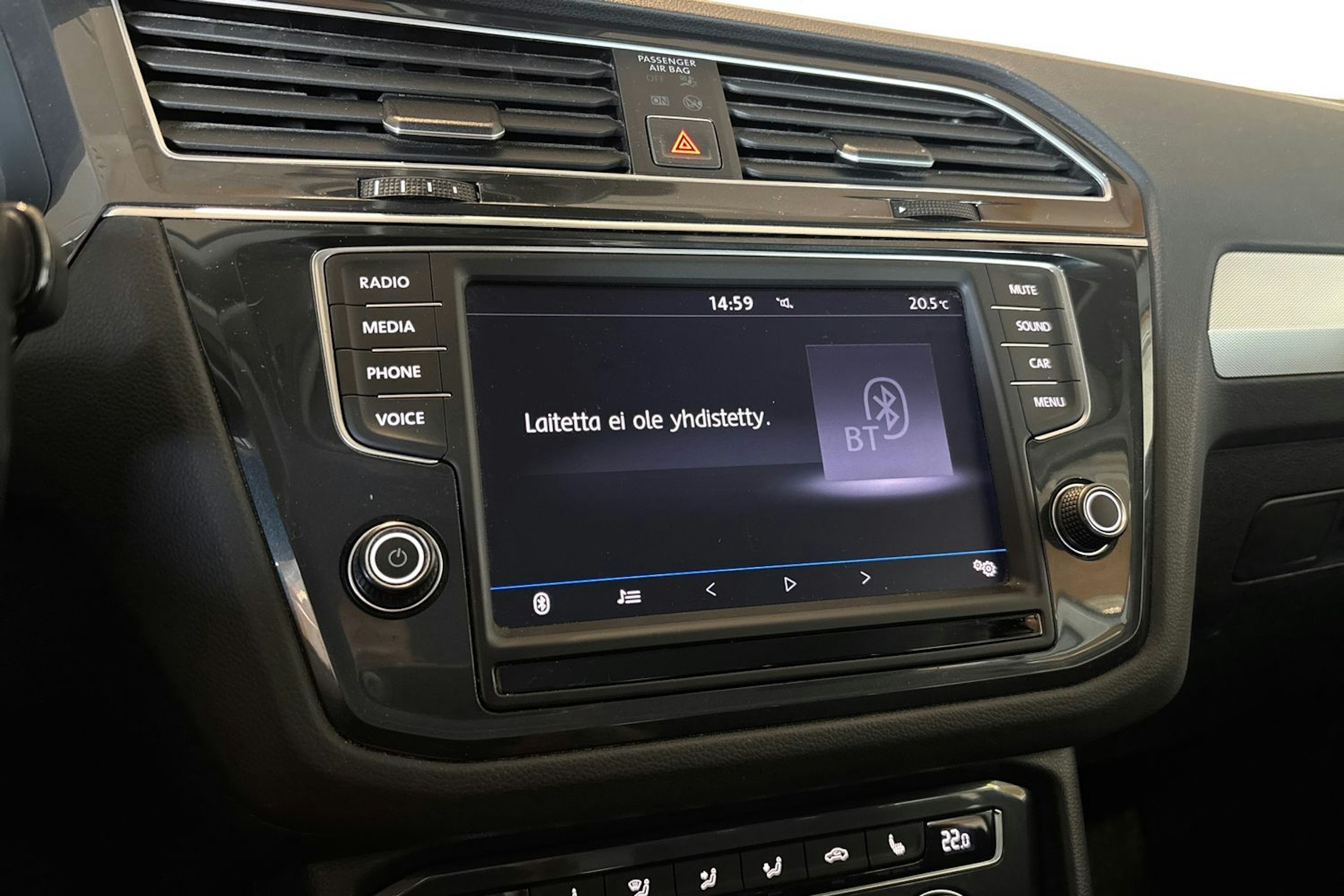 Ruskea (beige) Volkswagen Tiguan 2017 kuva 21.