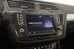 Ruskea (beige) Volkswagen Tiguan 2017 kuva 21.