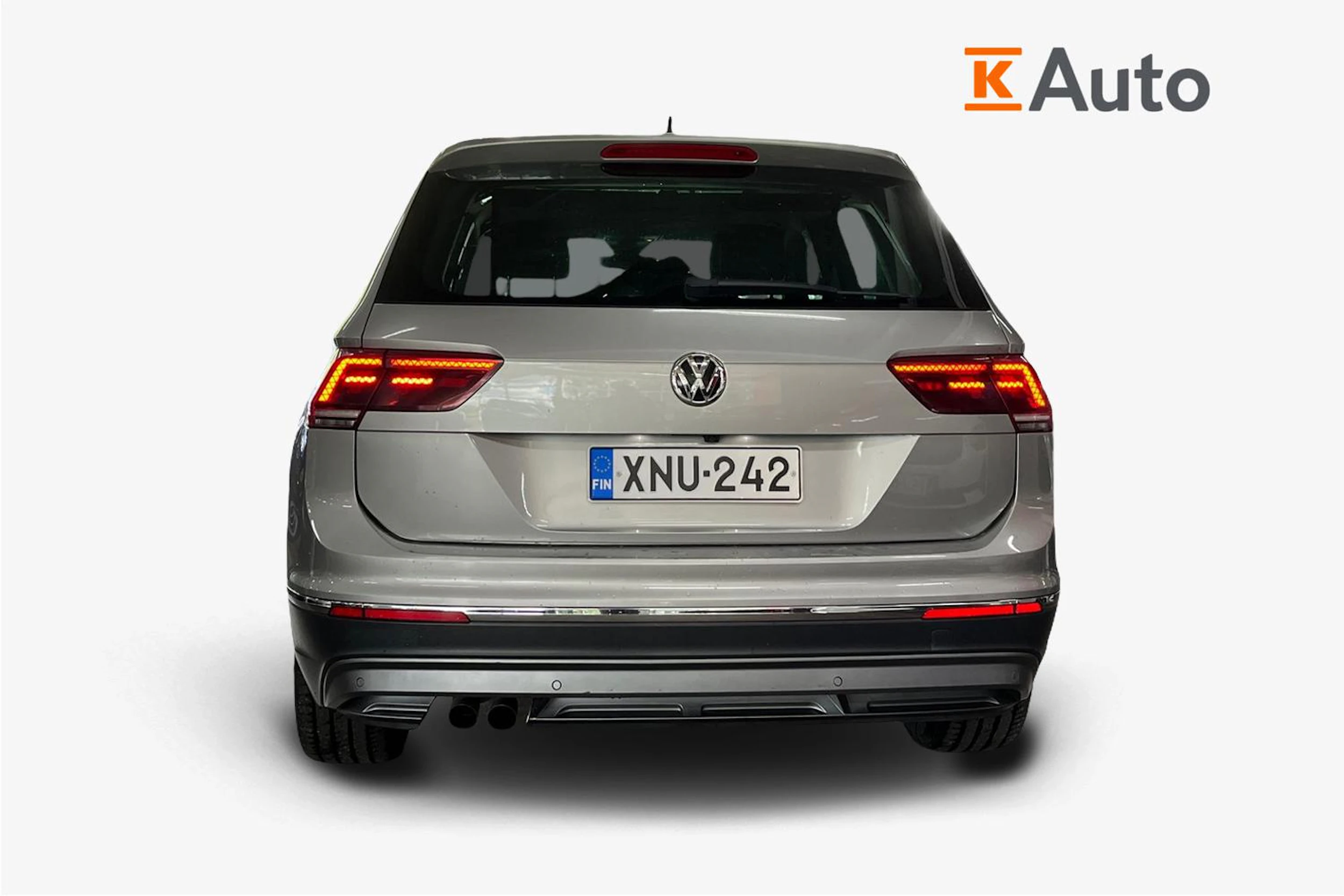 Harmaa Volkswagen Tiguan 2017 kuva 3.