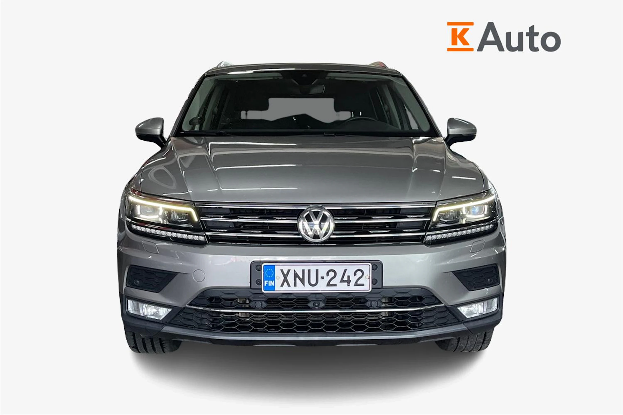 Harmaa Volkswagen Tiguan 2017 kuva 4.