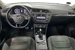 Harmaa Volkswagen Tiguan 2017 kuva 7.