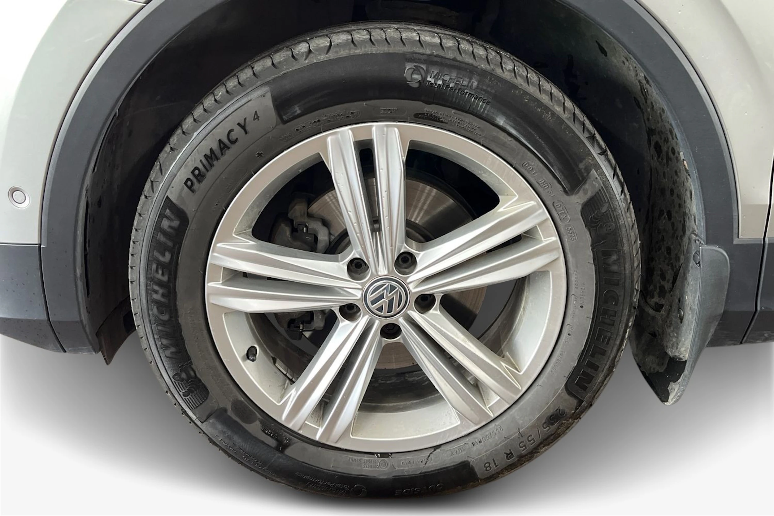 Harmaa Volkswagen Tiguan 2017 kuva 9.