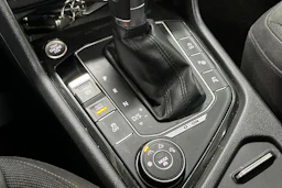 Harmaa Volkswagen Tiguan 2017 kuva 20.