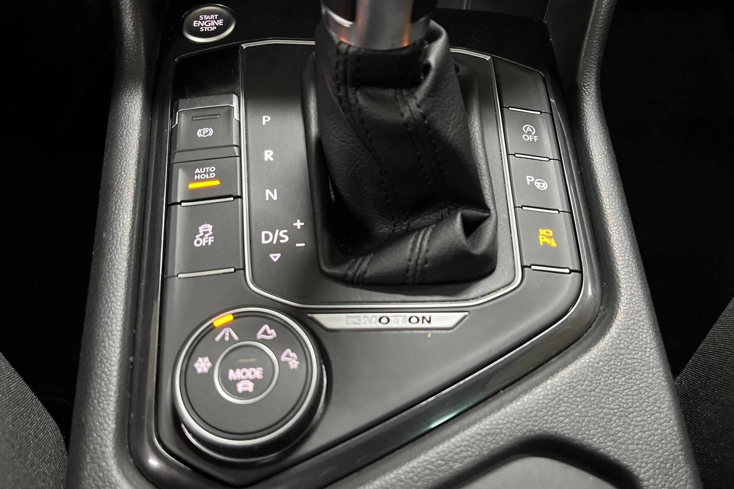 Harmaa Volkswagen Tiguan 2017 kuva 24.