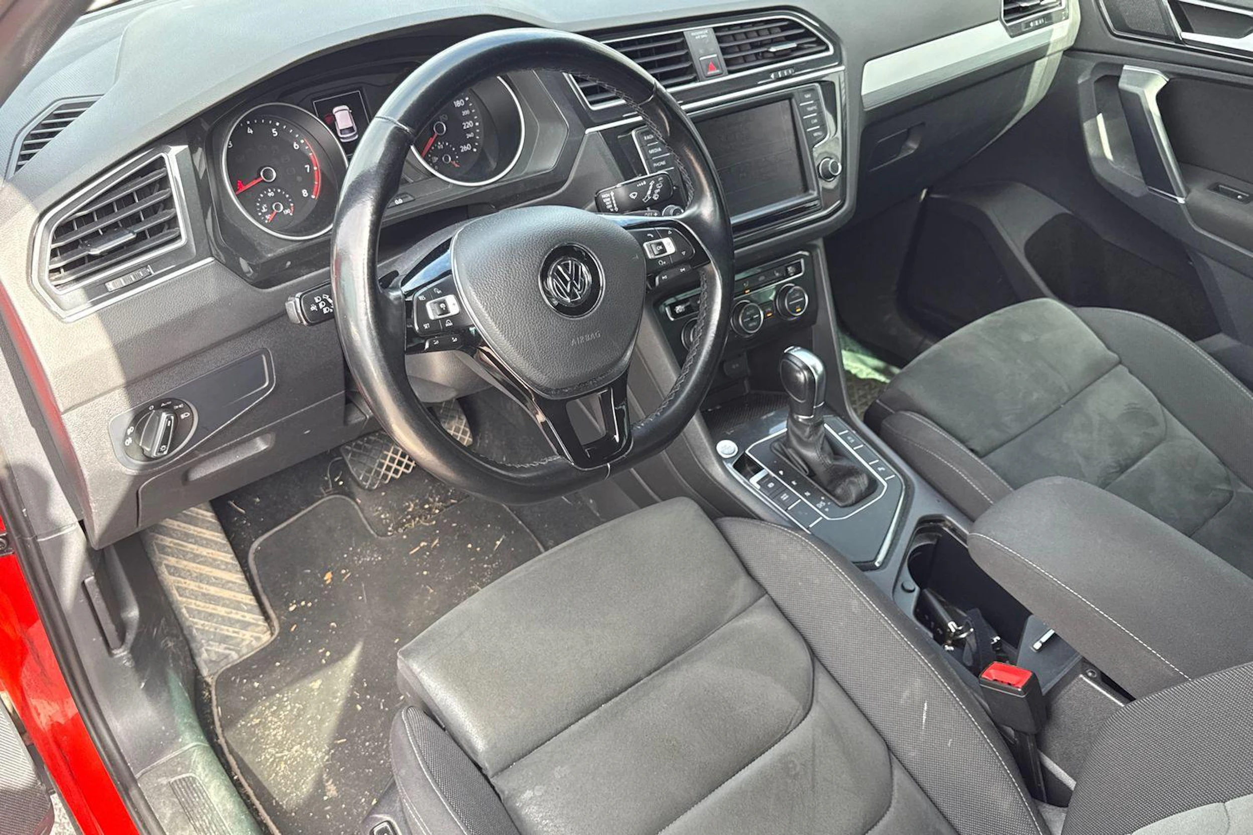 Oranssi Volkswagen Tiguan 2017 kuva 3.