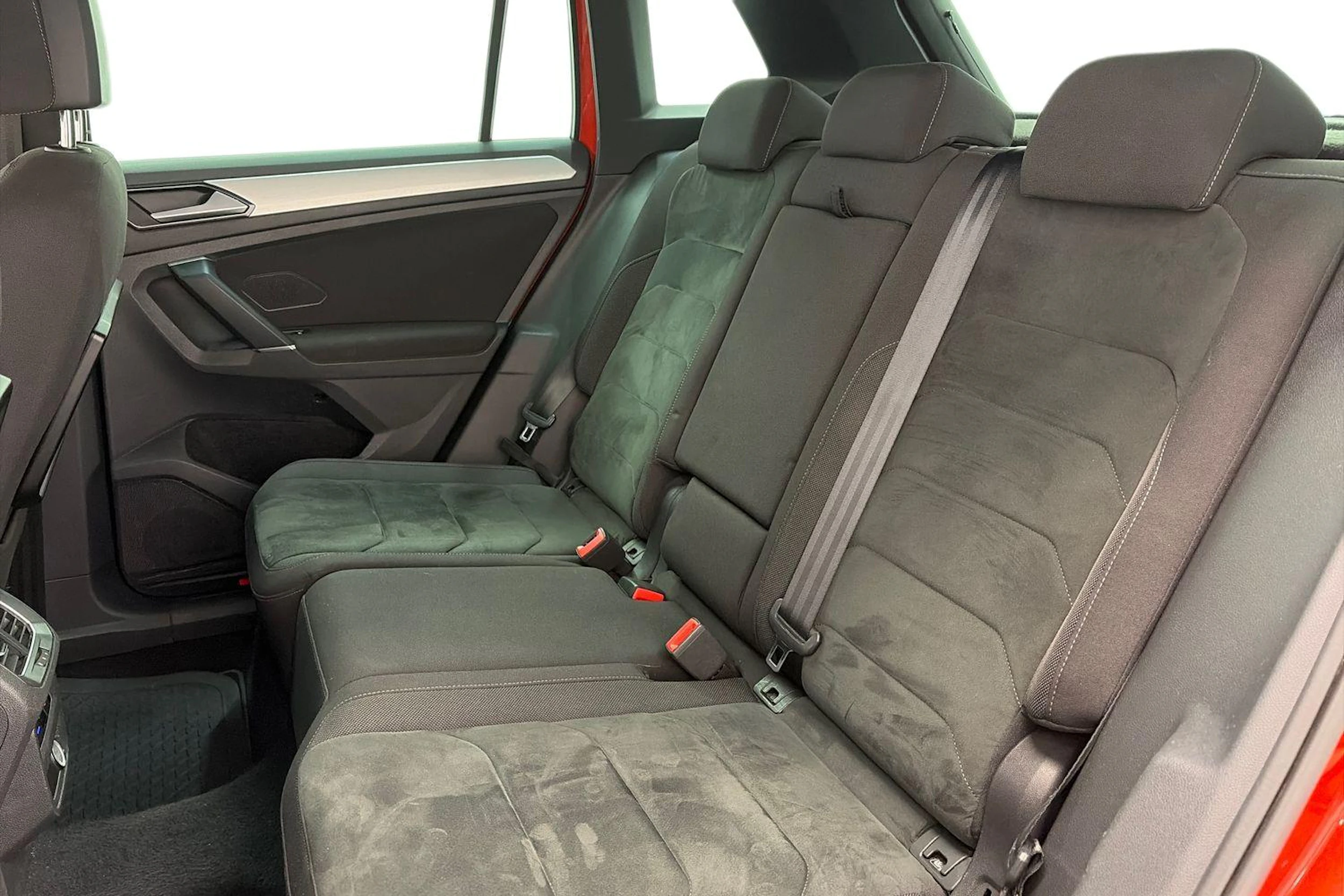 Oranssi Volkswagen Tiguan 2017 kuva 8.