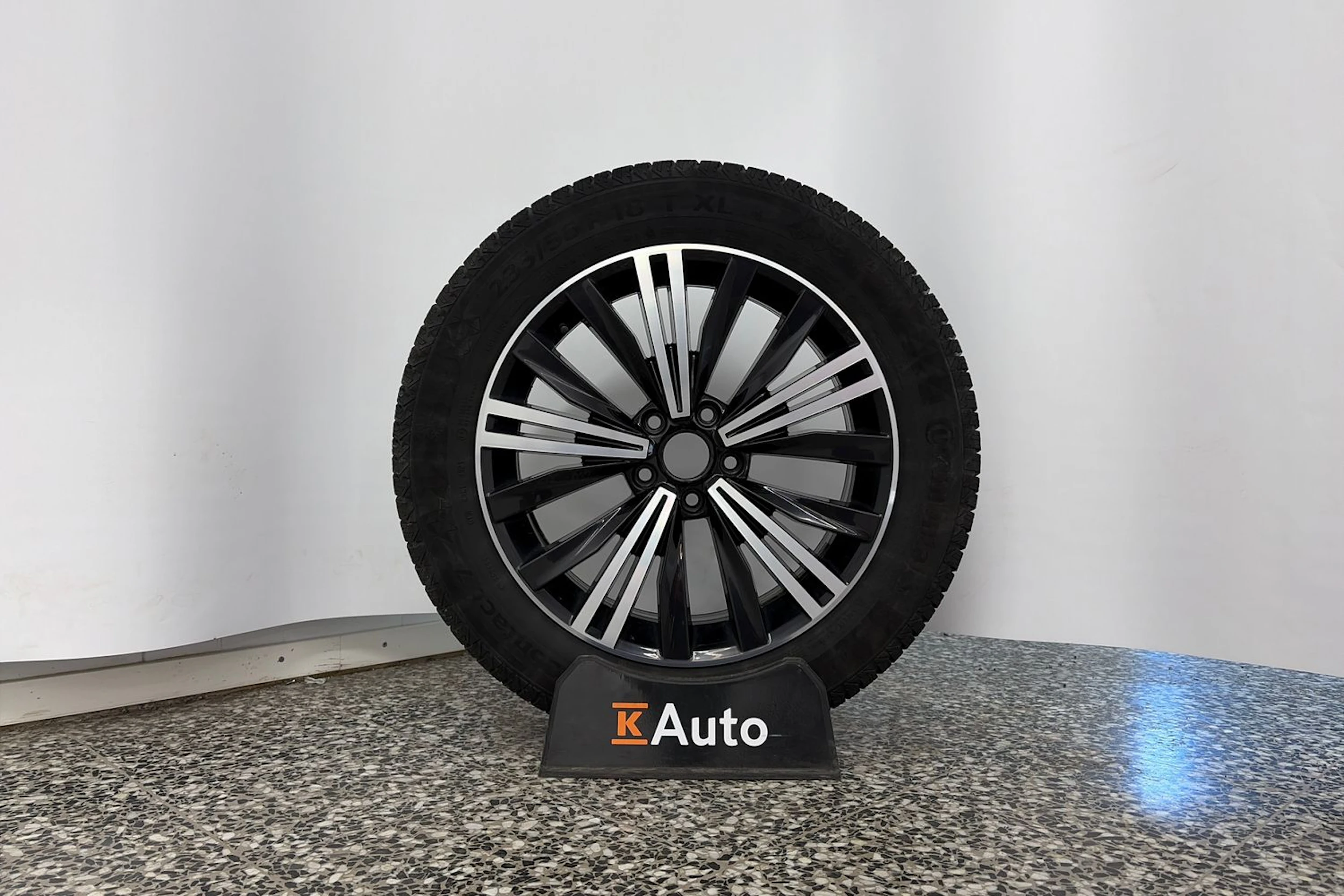 Oranssi Volkswagen Tiguan 2017 kuva 10.