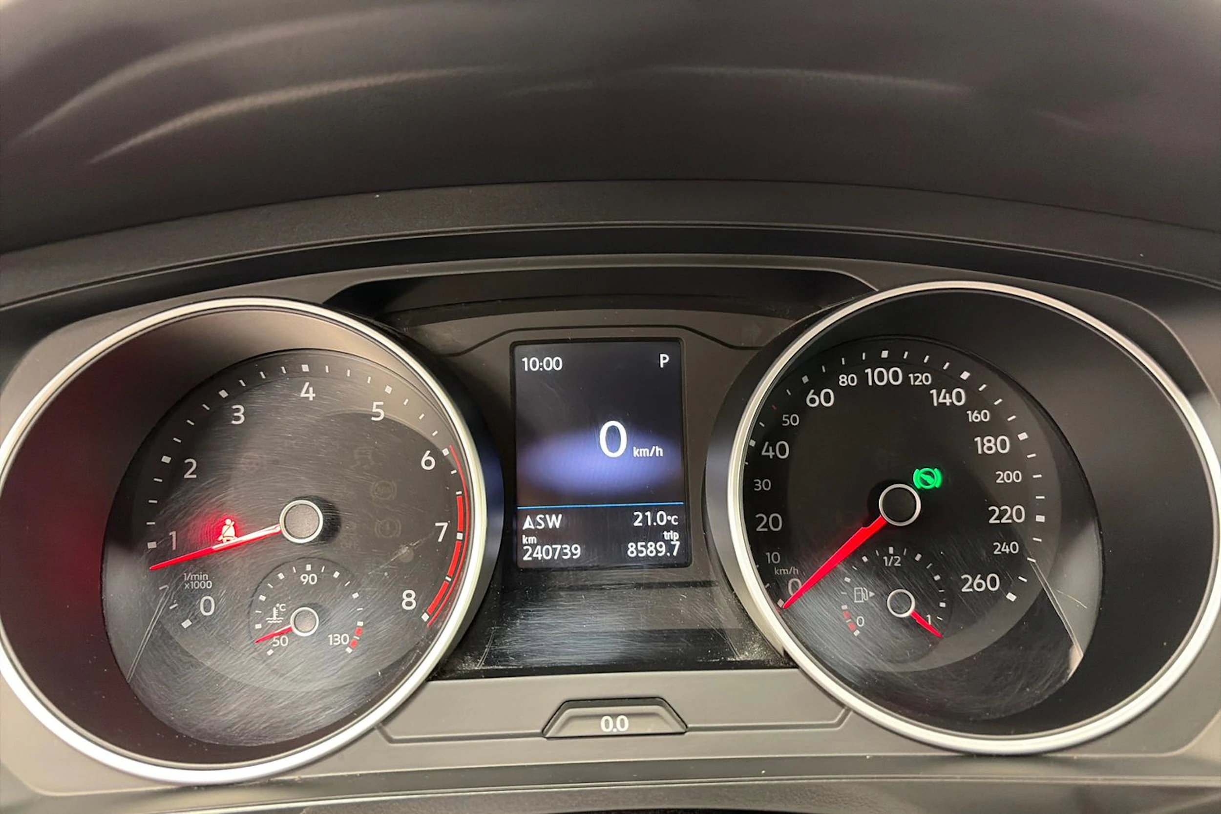 Oranssi Volkswagen Tiguan 2017 kuva 15.