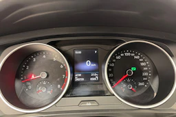 Oranssi Volkswagen Tiguan 2017 kuva 15.