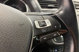 Oranssi Volkswagen Tiguan 2017 kuva 17.