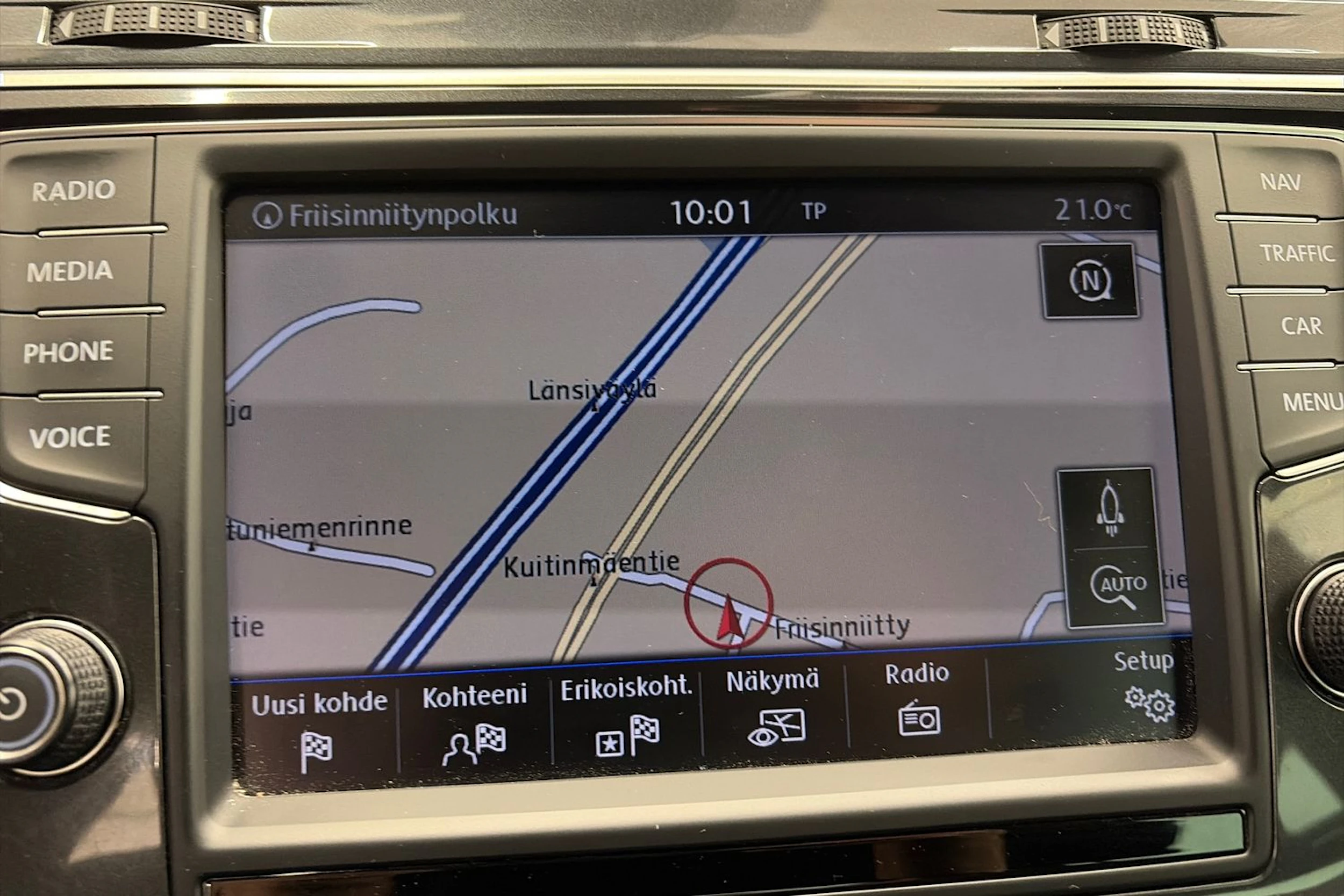 Oranssi Volkswagen Tiguan 2017 kuva 18.