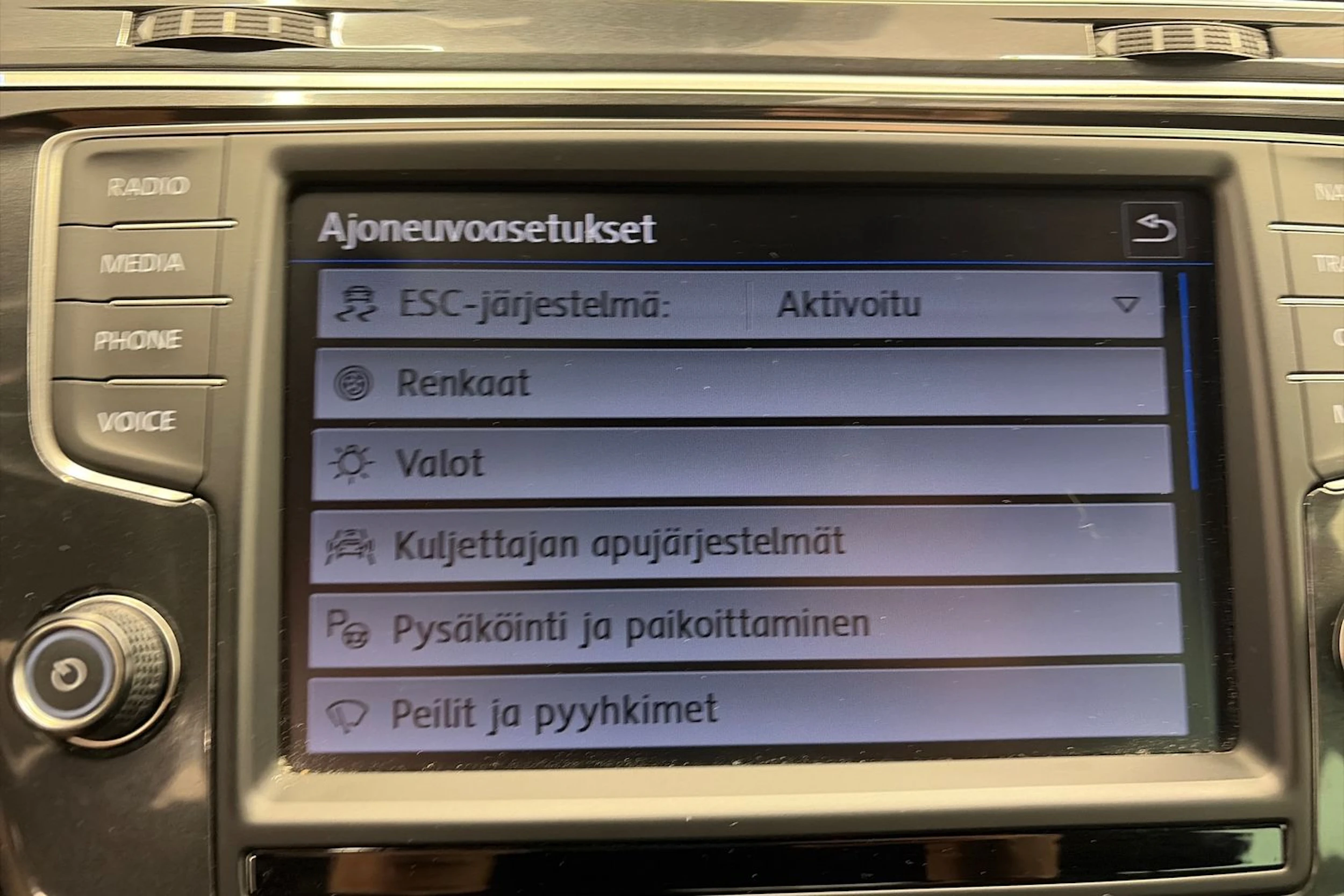 Oranssi Volkswagen Tiguan 2017 kuva 21.