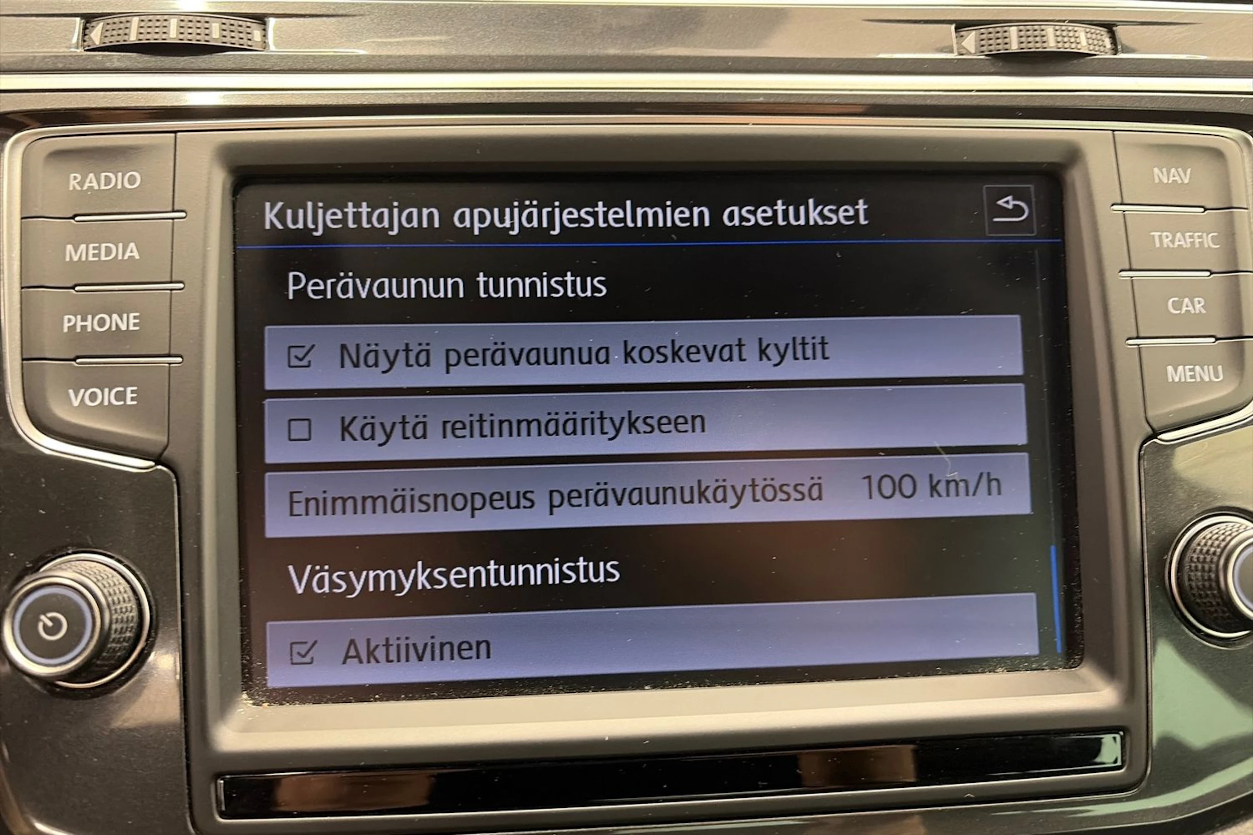 Oranssi Volkswagen Tiguan 2017 kuva 25.