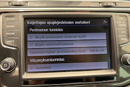Oranssi Volkswagen Tiguan 2017 kuva 25.