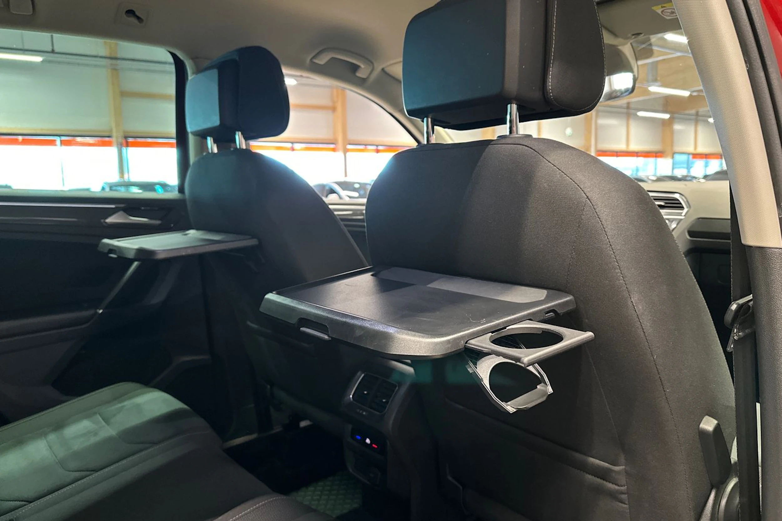 punainen Volkswagen Tiguan 2017 kuva 17.