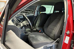 punainen Volkswagen Tiguan 2017 kuva 18.