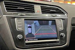 punainen Volkswagen Tiguan 2017 kuva 20.