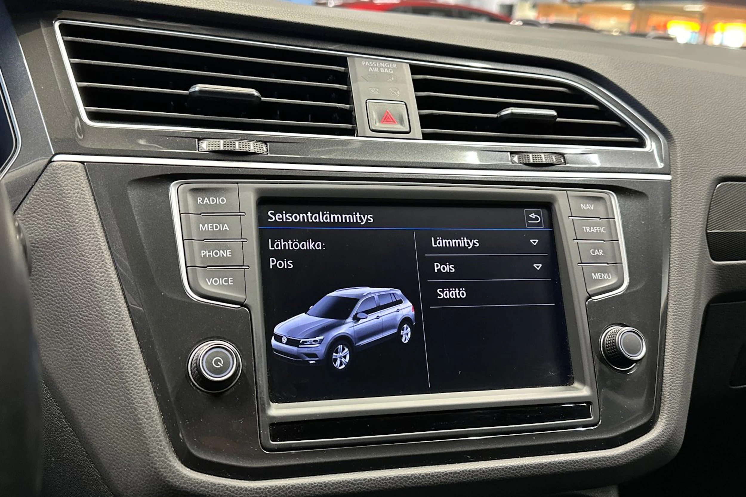 punainen Volkswagen Tiguan 2017 kuva 21.