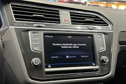 punainen Volkswagen Tiguan 2017 kuva 22.