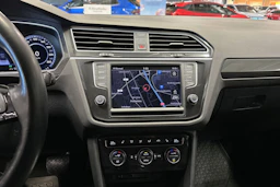 punainen Volkswagen Tiguan 2017 kuva 24.