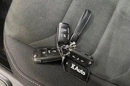 punainen Volkswagen Tiguan 2017 kuva 26.